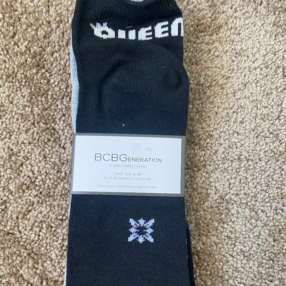 BCBGENERATION 3 PAIR SOCKS Queen silver print shoe size 4-10